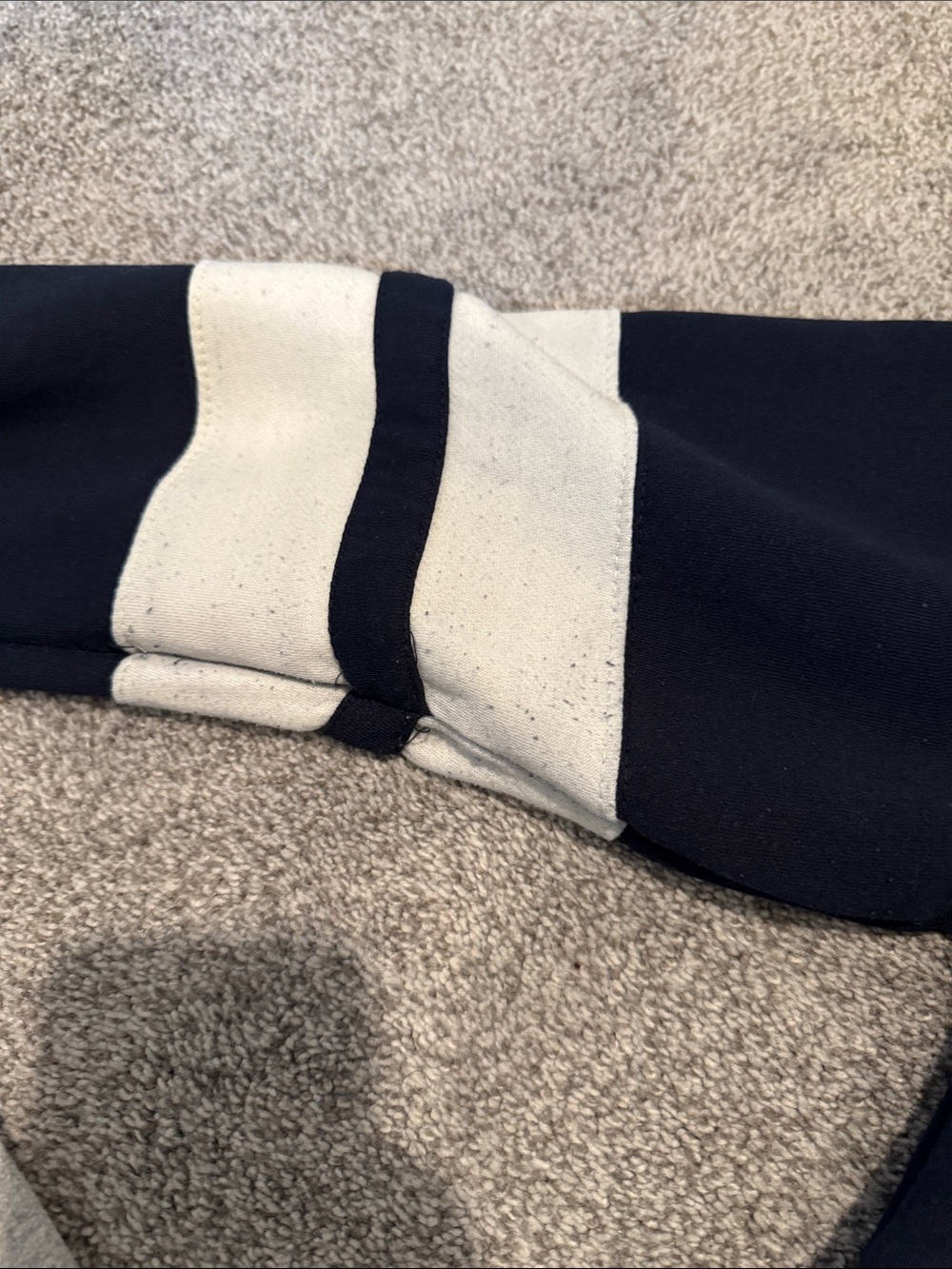 Two men state crewneck sweatshirts - Picture 6 of 8
